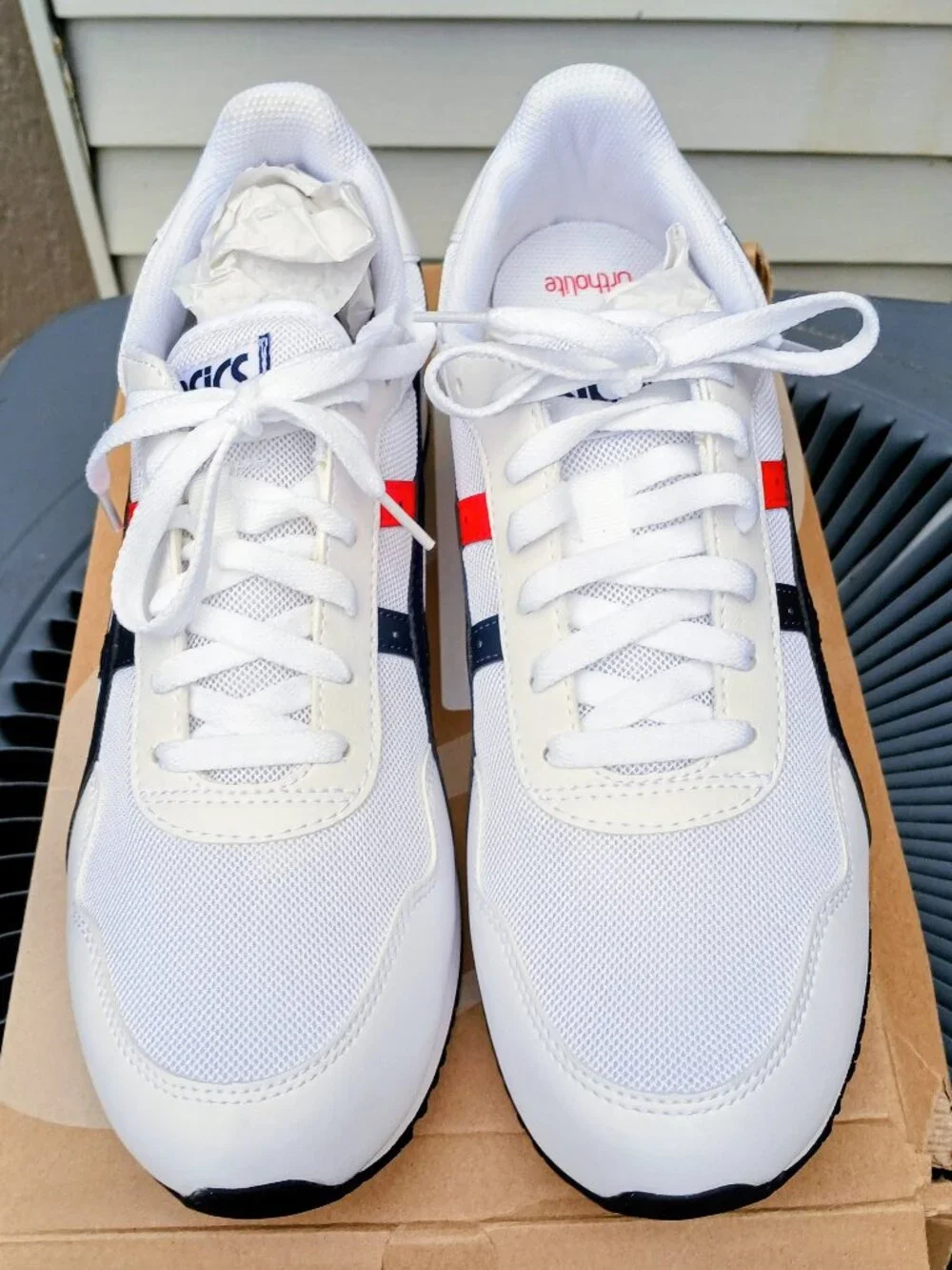 NEW IN BOX - 'ASICS TIGER RUNNER ORTHOLITE' MEN's SNEAKERS, size 11